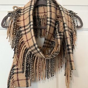 Burberry Happy Scarf in House Check